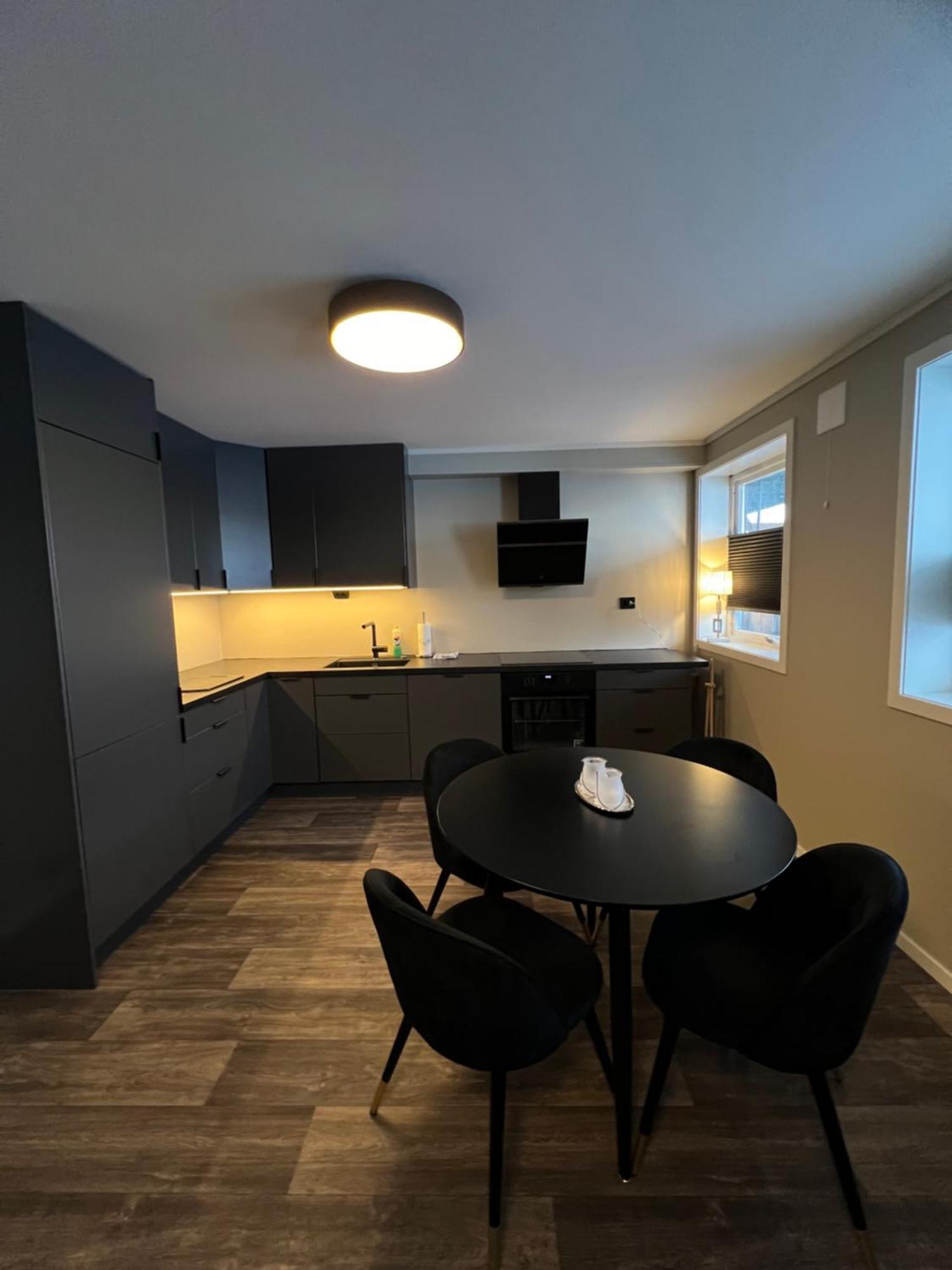 Your Home Away From Home, Apartment 1 Tromsø Buitenkant foto